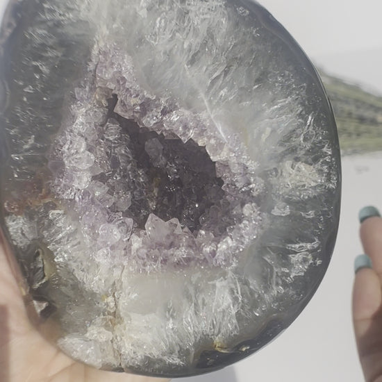 amethyst agate geode B